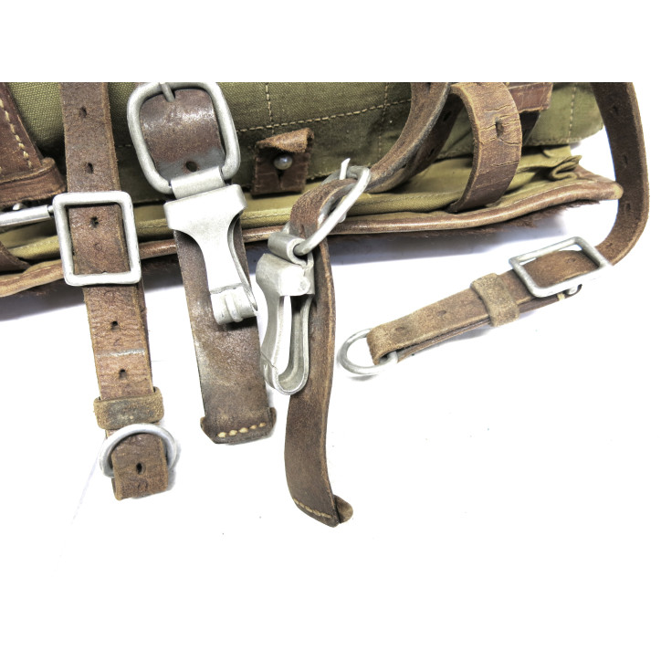 Sac a dos poil de vache Allemand daté 1936   ref  1050