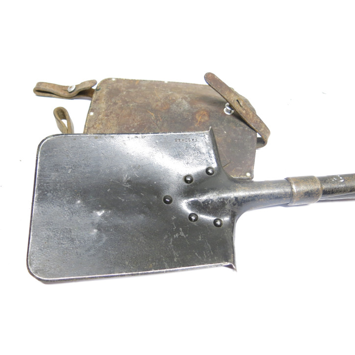 Pelle droite Suisse 1943 avec etui cuir ref 423