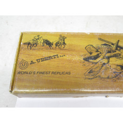 Boite revolver Uberti avec notice ref 447 