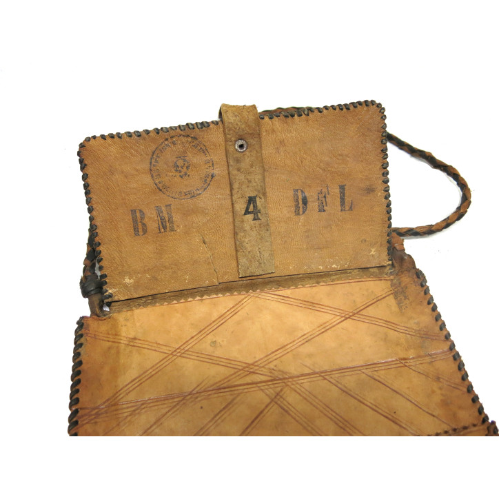 Porte carte cuir 1942 du Bataillon de Marche 4  DFL  Tchad  ref 423  