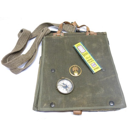 Porte carte liseur 1952 avec boussole et crayon ref 258