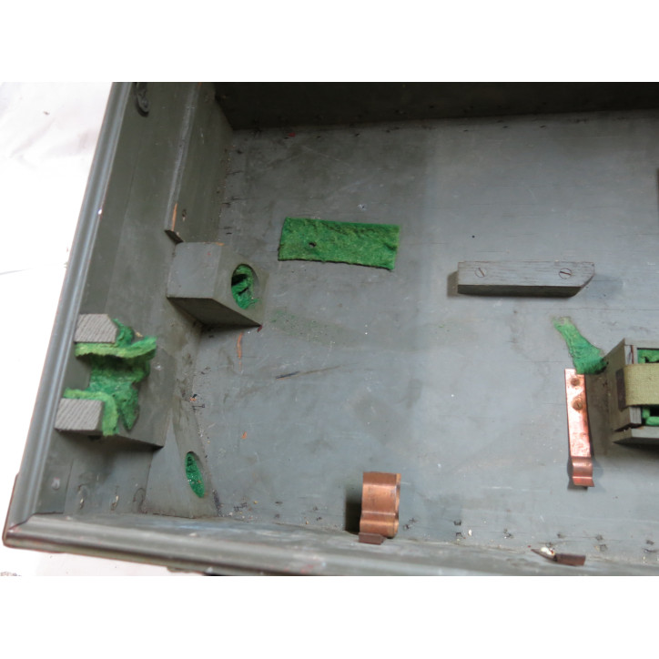 Boite vide de detecteur de mine SCR 625  US 1944 ref 945 