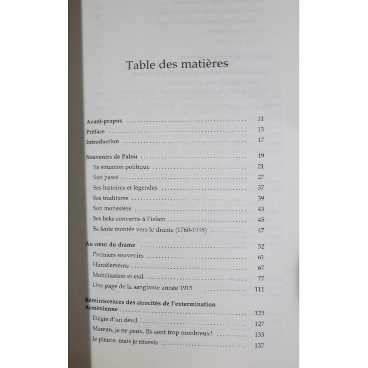 Livre Les faucilles sanglantes : Paroles d'un rescapé du génocide arménien