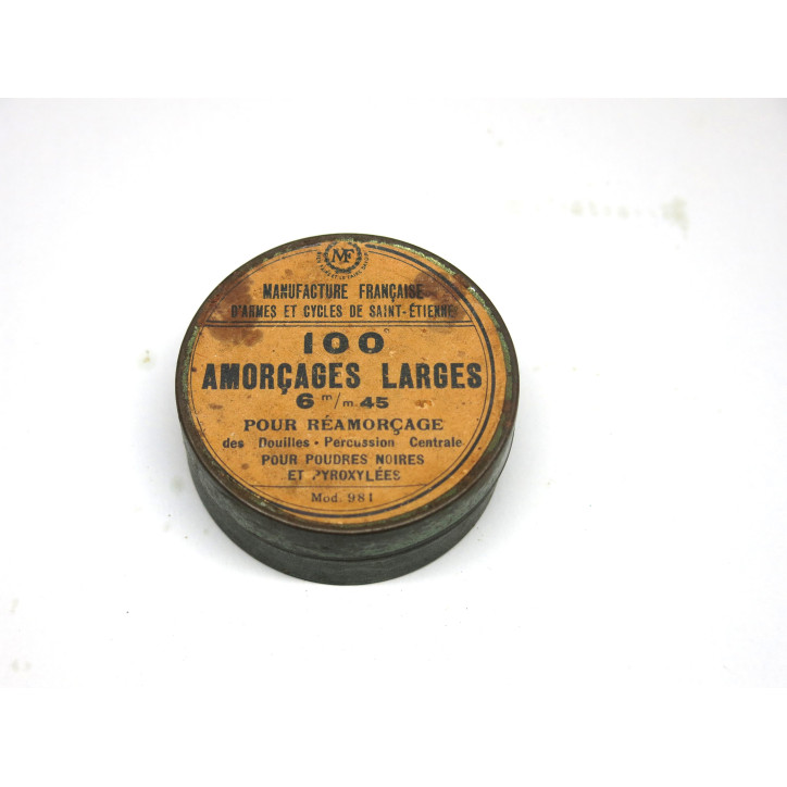Boite ancienne amorcages larges MF ref 15 