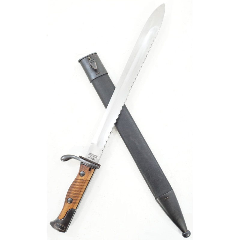 Baïonnette Mauser G98 à dent de scie avec fourreau cuir Baïonnette Mauser G98 à dent de scie avec fourreau cuir