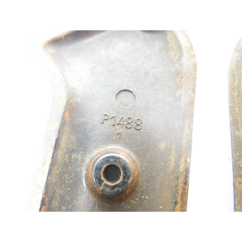 Paire de plaquettes bakélite originales pour MP38 ou MP40 marron Réf 225