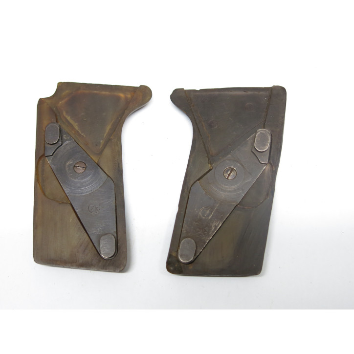 Paire de plaquettes pistolet Le Français 9 mm ref 740