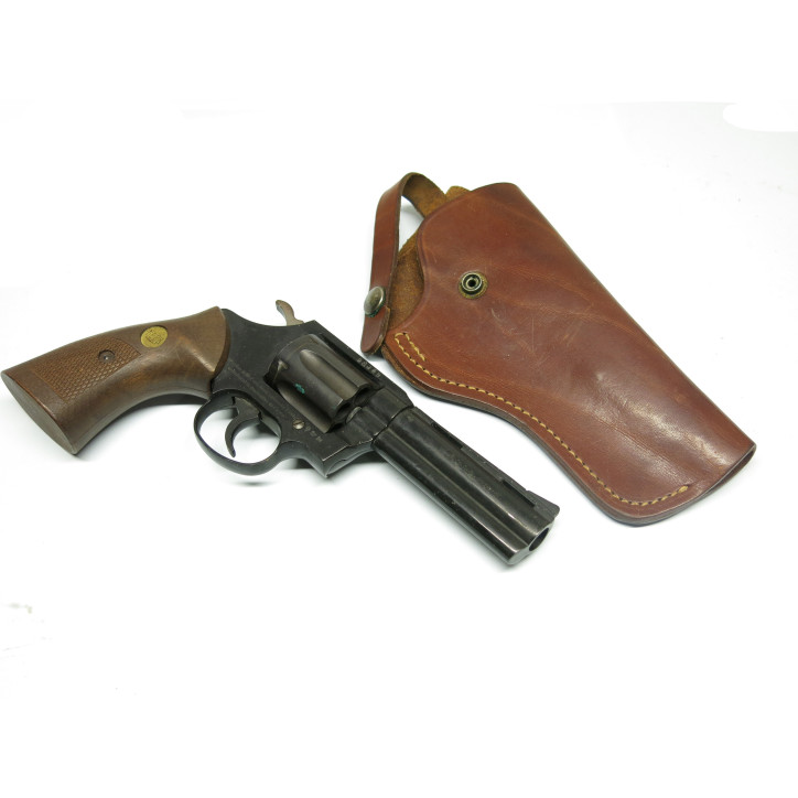 Etui cuir  revolver 3 pouces ref 600