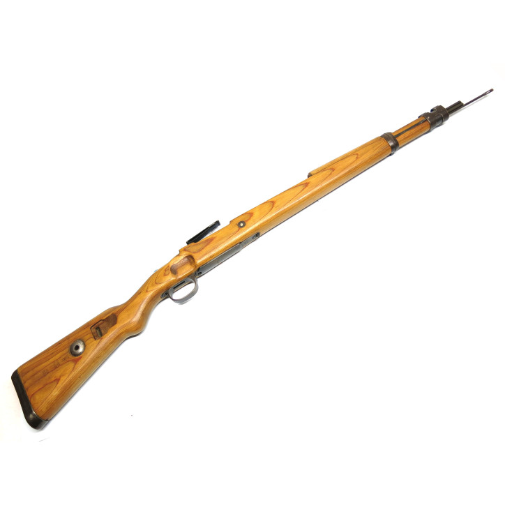 Superbe crosse en bois lamellé originale pour fusil Mauser 98K avec ferrures au numero