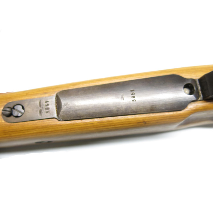 Superbe crosse en bois lamellé originale pour fusil Mauser 98K avec ferrures au numero