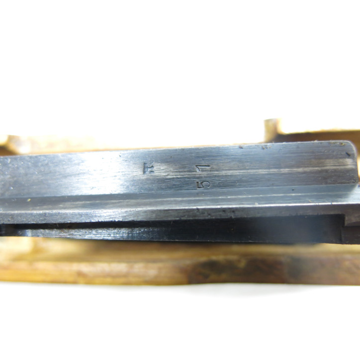 Superbe crosse en bois lamellé originale pour fusil Mauser 98K avec ferrures au numero
