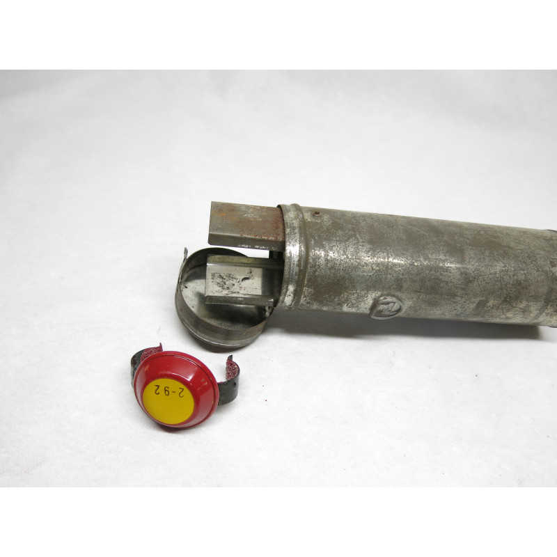 Boite avec 1 Petard RUGGIERI a griffe de 45  pour rail 