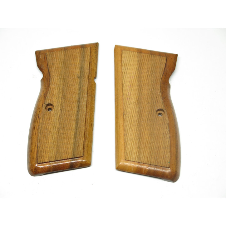 Plaquettes de crosse pistolet MAUSER 90 DA   ref  233