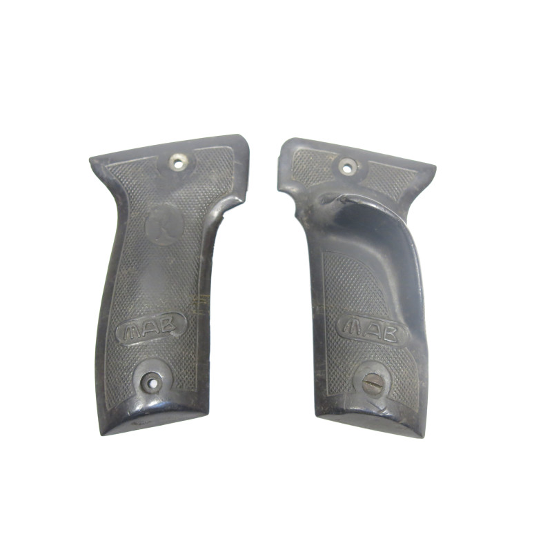 Paire de plaquettes pistolet MAB modele F 22 LR ref 102 
