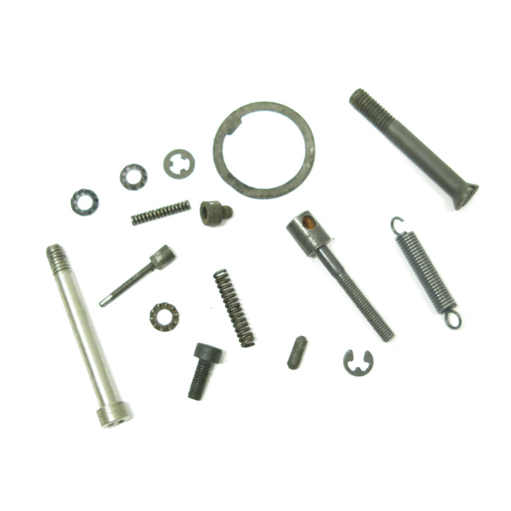 Lot de vis - axes et rondelles FAMAS