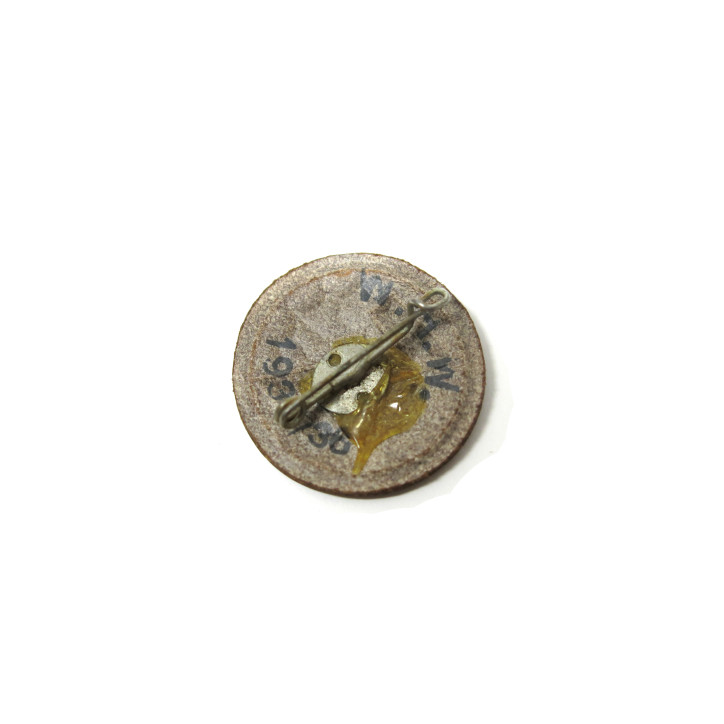 Insigne de journée Winterhilfswerk 1935 Allemagne Wolfsangel  ref 20    box 216