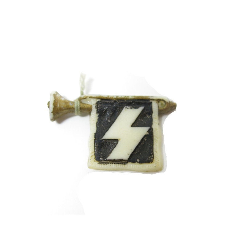 Insigne  Winterhilfswerk (WHW) Hitlerjugend (HJ) trompette badges   ref 120     box 216
