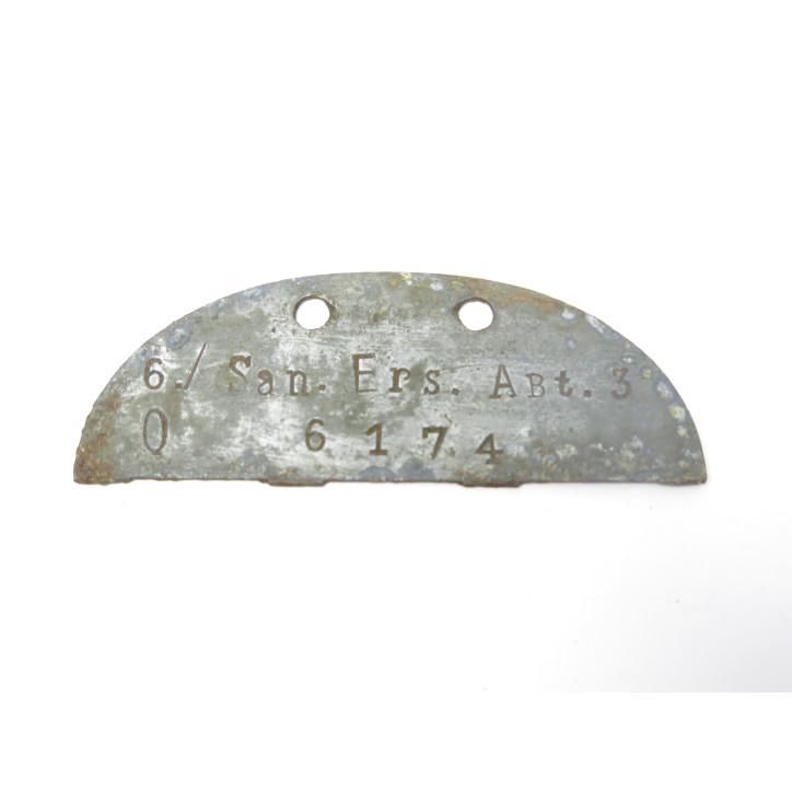 Demi plaque identification originale Allemande Normandie  ref 600    box 232