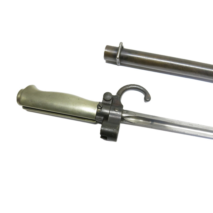 Baionnette originale  a quillon fusil LEBEL avec son fourreau   ref 777