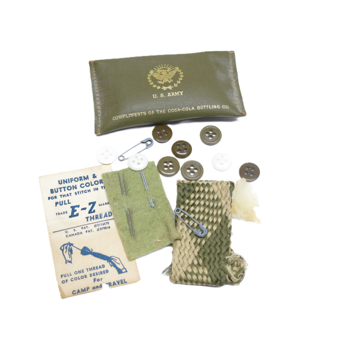 trousse a couture US ww2 ref   146     box  53
