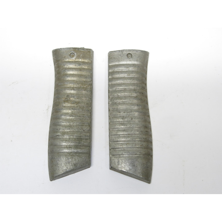 Plaquettes en aluminium pour baionnette Argentine fusil Mauser ref 490  box 53