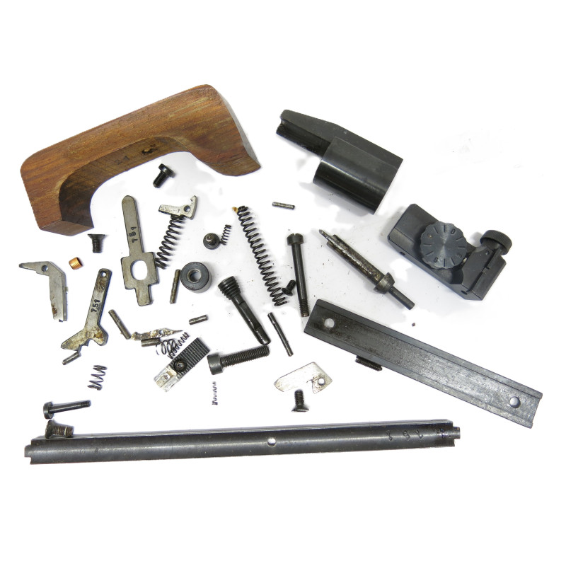 Lot de pièces pistolet Drulov 90  ref 888    box 299