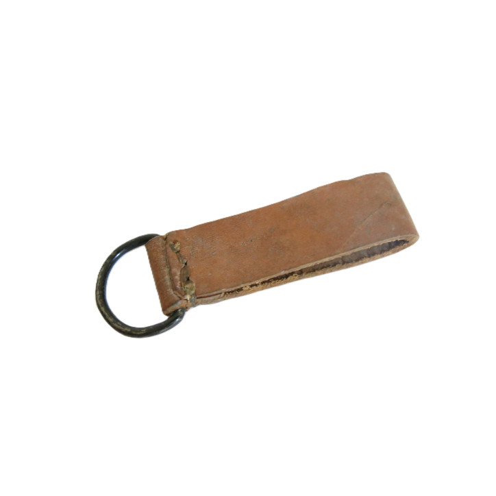 Passant de suspension cuir pour ceinturon ref 340       box 290