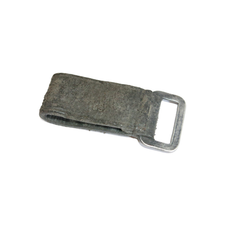 Passant de suspension cuir pour ceinturon Allemand daté 1943  ref   66     box 290