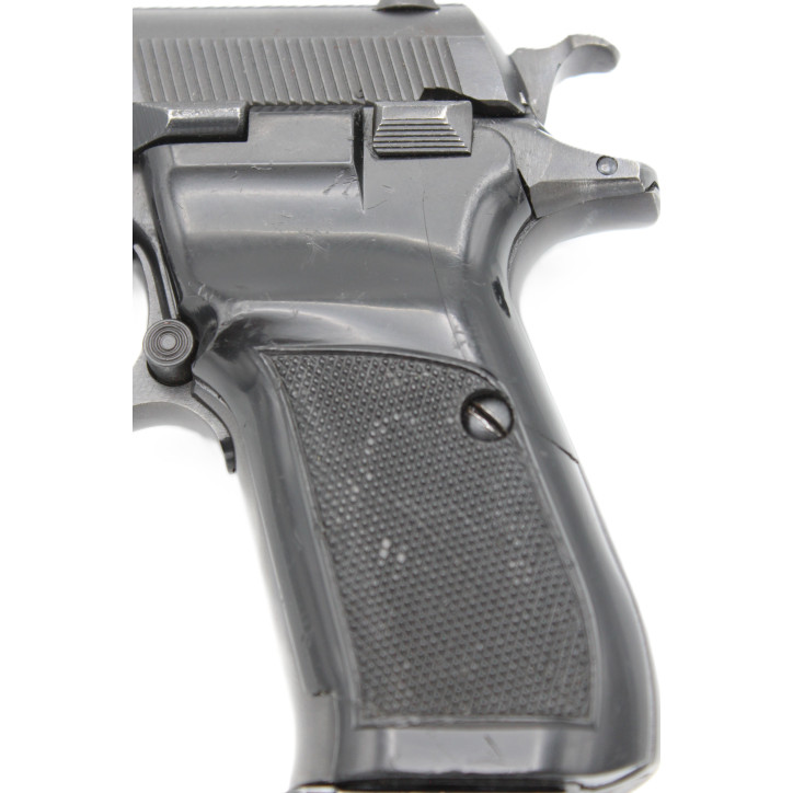 Pistolet CZ 83 Calibre 9 Browning (380 ACP) Pistolet CZ 83 Calibre 9 Browning (380 ACP)