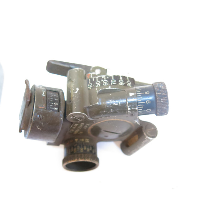 Lunette de pointage Mortier de 60 mm modele 1935 M44 avec sa boite
